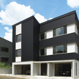 建築実例 大開口と景色が生むお家時間はゆとりの時間 新築住宅 外観