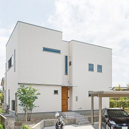 シンプルにソリッドに、スッキリと明るく過ごす直線基調の家 外観 グリーンスタイル 建築実例