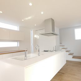 グリーンスタイル 新潟市 建築実例 変形地 住宅 デザイン キッチン ホワイトインテリア