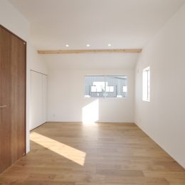 グリーンスタイル 新潟市 建築実例 変形地 住宅 デザイン 寝室 ホワイトインテリア