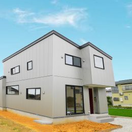 グリーンスタイル 長岡市 建築実例 変形地 インテリア デザイン 外観 ガルバ