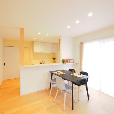 グリーンスタイル 新潟市 建築実例 敷地内建築の２世帯住宅 リビング デザイン スキップフロア キッチン ダイニング