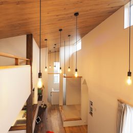 グリーンスタイル 新潟市 建築実例 狭小住宅 デザイン リビング 吹き抜け