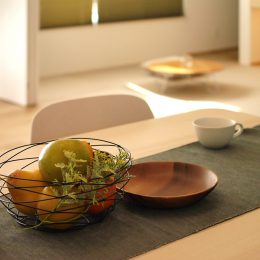 お庭とLDKと室内デッキがつながる家 秘密基地 ダイニング