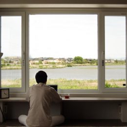 新潟モデルハウス「君と、夕暮れの家」2階リビングワークスペース