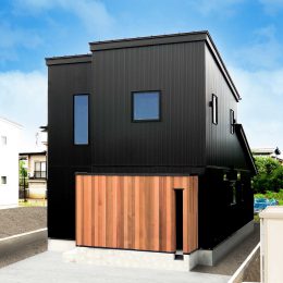 グリーンスタイル 長岡市 建築実例 細長い敷地 北向き敷地 デザイン インテリア ナチュラルモダン モノトーン 外観