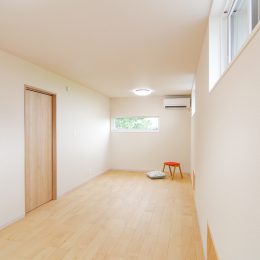 新築完成見学会：田園風景を眺める窓辺の家 －元気な子どもを受け止める工夫－