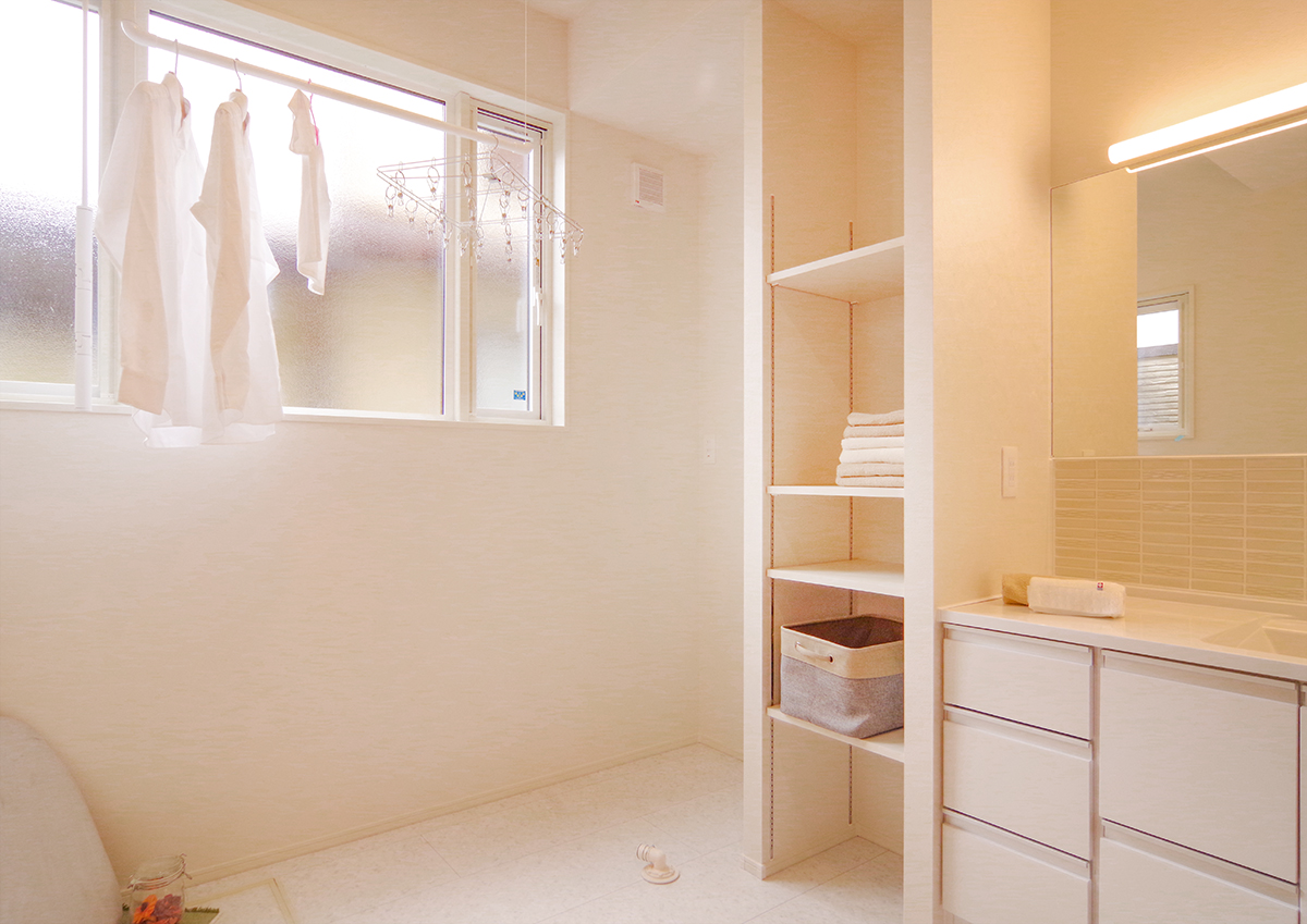 グリーンスタイル 新潟市 建築実例 平屋 インテリア デザイン 洗面室 サンルーム 和モダン