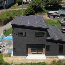 グリーンスタイル 燕市 見学会 建築実例 外観 黒いお家 黒い外壁