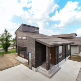グリーンスタイル 新潟市 建築実例 平屋 インテリア デザイン 外観