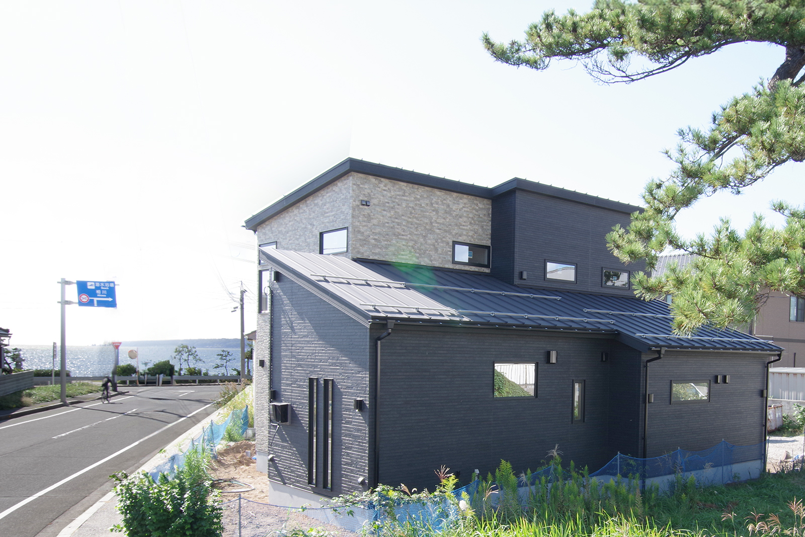 佐渡市お客様の家完成見学会-高柳整体院様-海が見えるように設計する