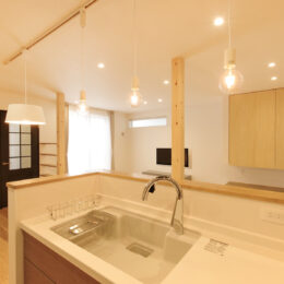 グリーンスタイル 新潟市 長岡市 見学会 建築実例 コンパクト住宅 インテリア デザイン リビング ダイニング リビング階段