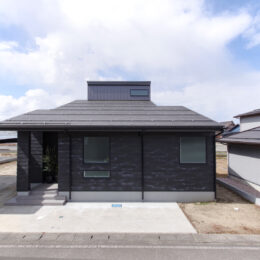 グリーンスタイル 新潟市 長岡市 見学会 建築実例 平屋 インテリア デザイン リビング 外観