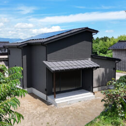 グリーンタイル 佐渡市 長岡市 新潟市 建築実例 見学会 リビング テラス 庭 外構 外観 家づくり 新築 太陽光パネル