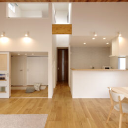 グリーンスタイル 長岡市 新潟市 建築実例 見学会 二世帯住宅 リビング ピットスペース ヌック プレイルーム