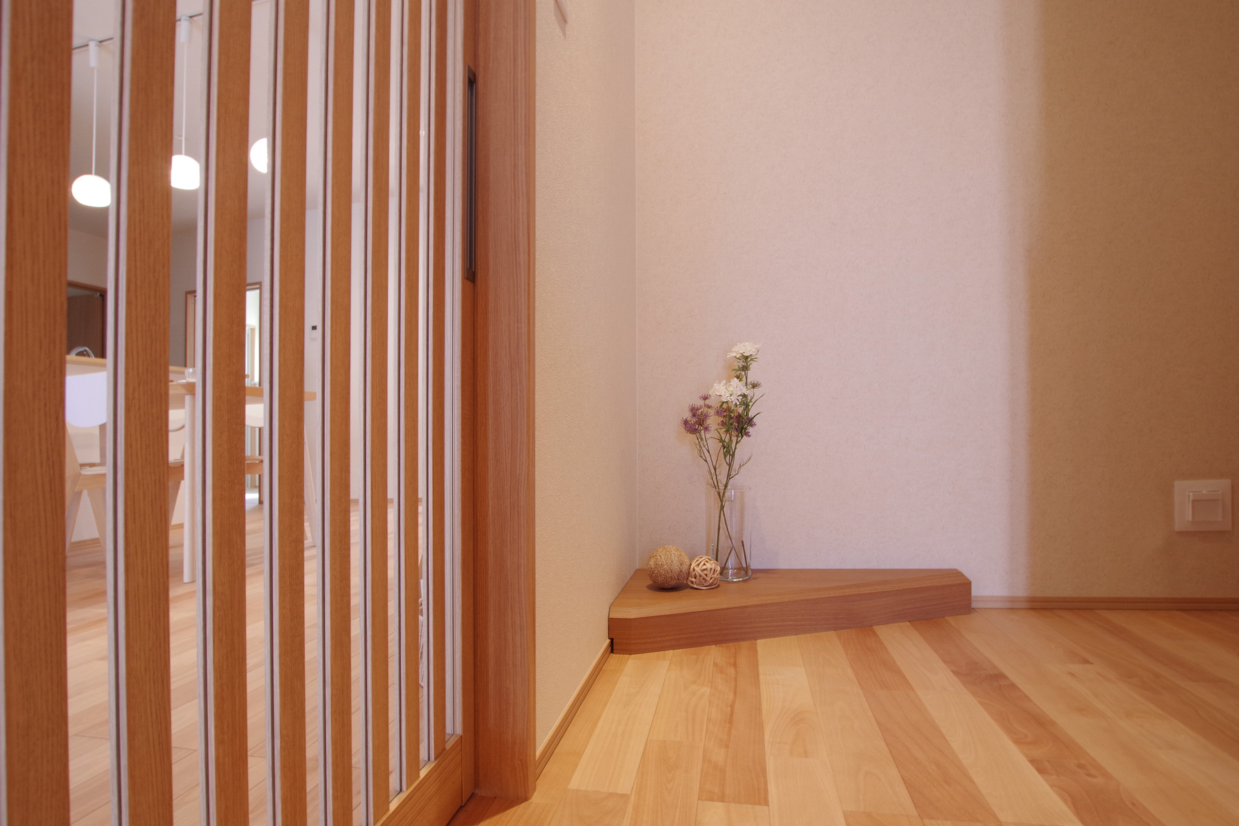 玄関ホール 飾り棚 生け花