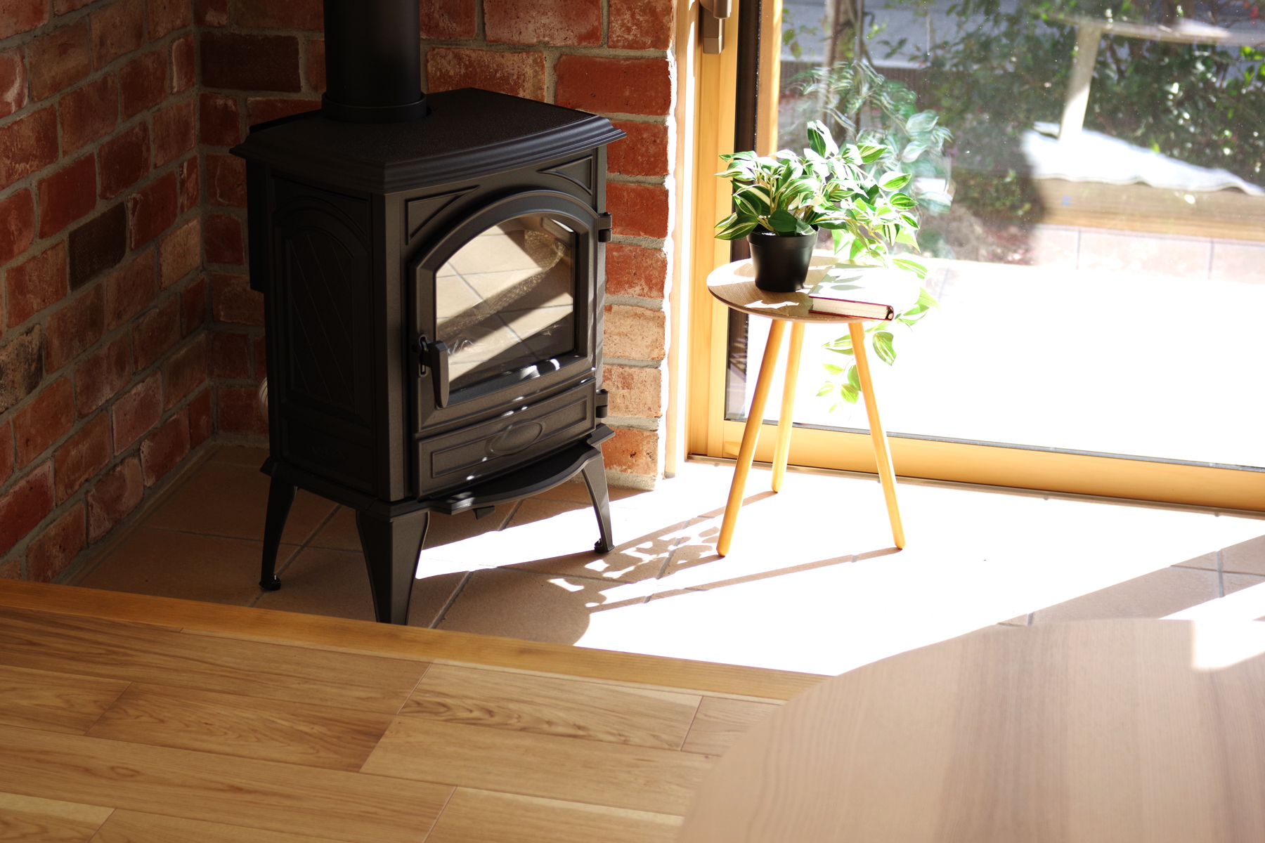 薪ストーブ 土間リビング 座卓