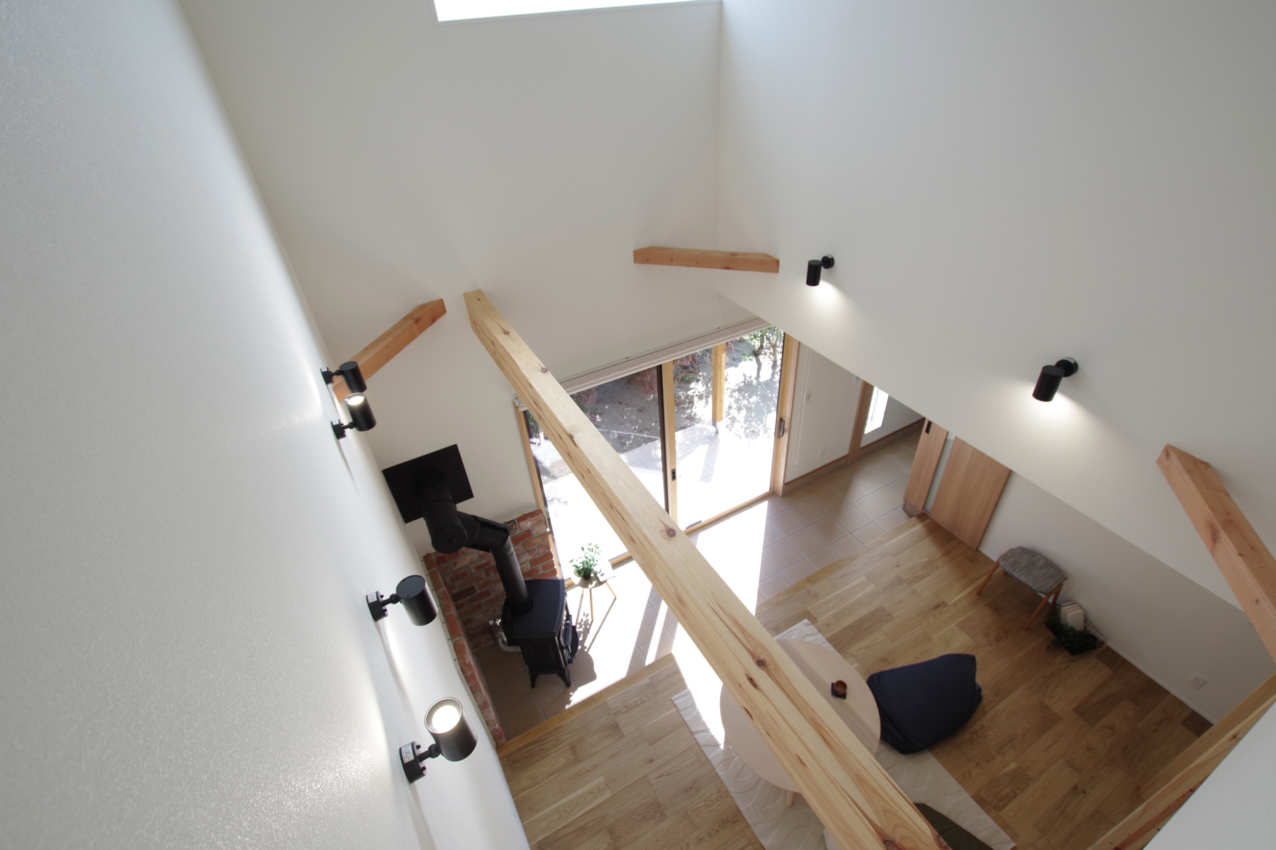 薪ストーブ 土間リビング 座卓 吹抜