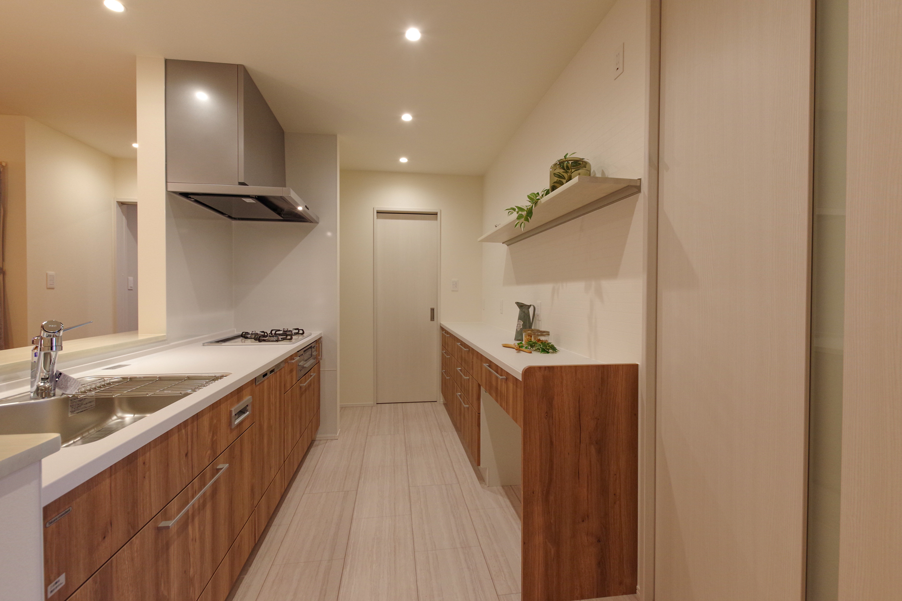 キッチン カップボード