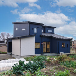 住宅 外観 ガルバリウム