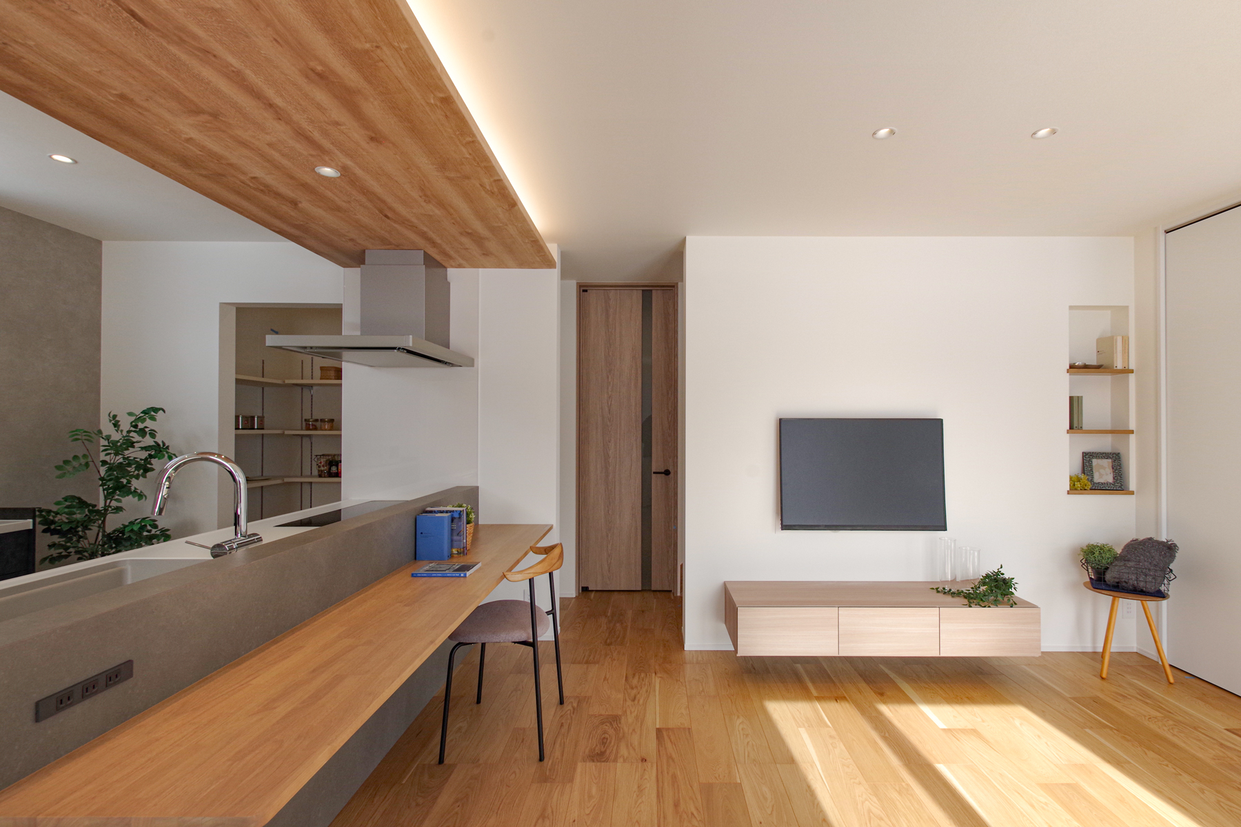 グリーンスタイル 長岡市 新潟市 建築実例 見学会 キッチン カウンター テレビボード