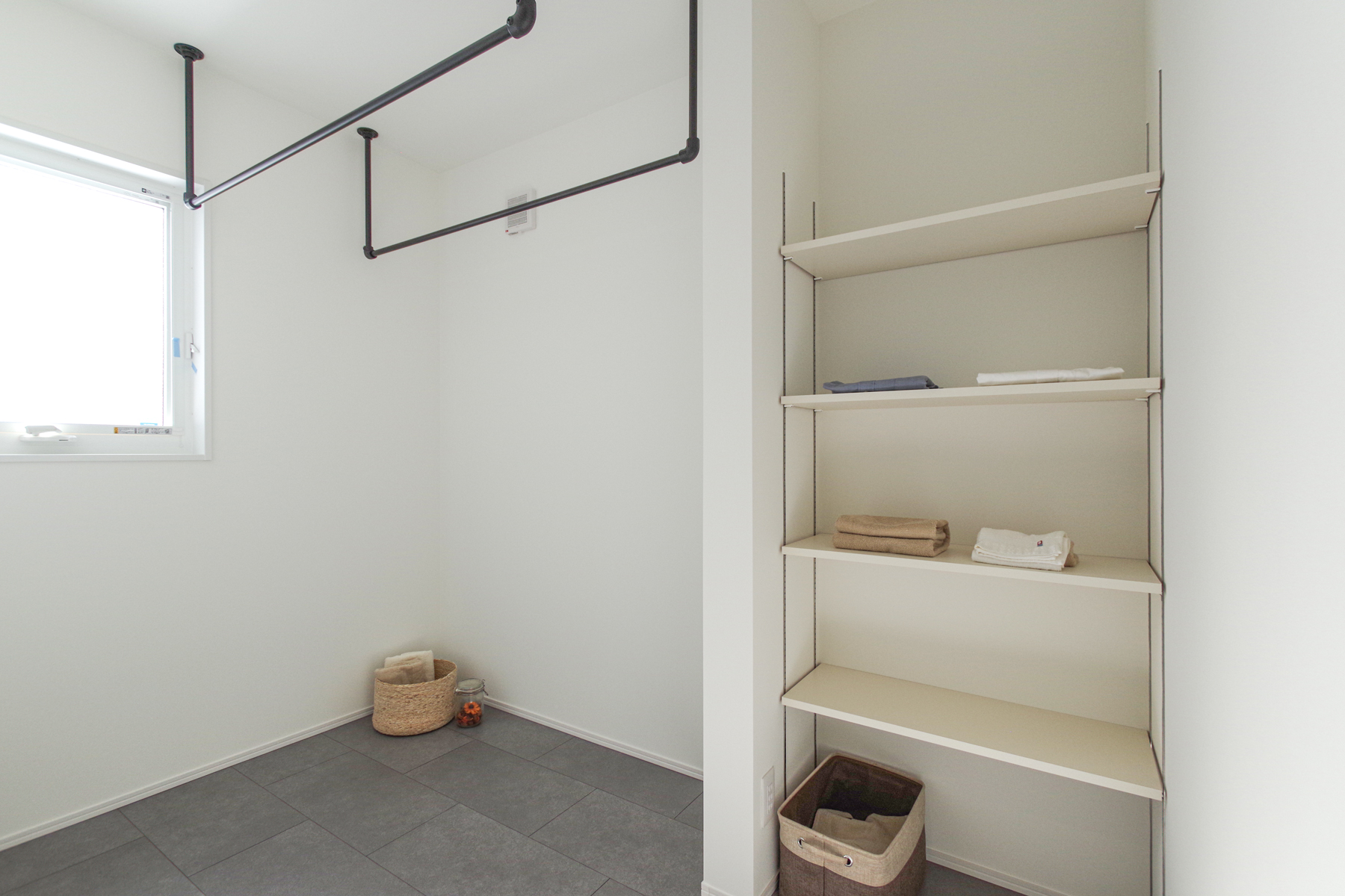 グリーンスタイル 長岡市 新潟市 建築実例 見学会  洗濯室 ランドリールーム