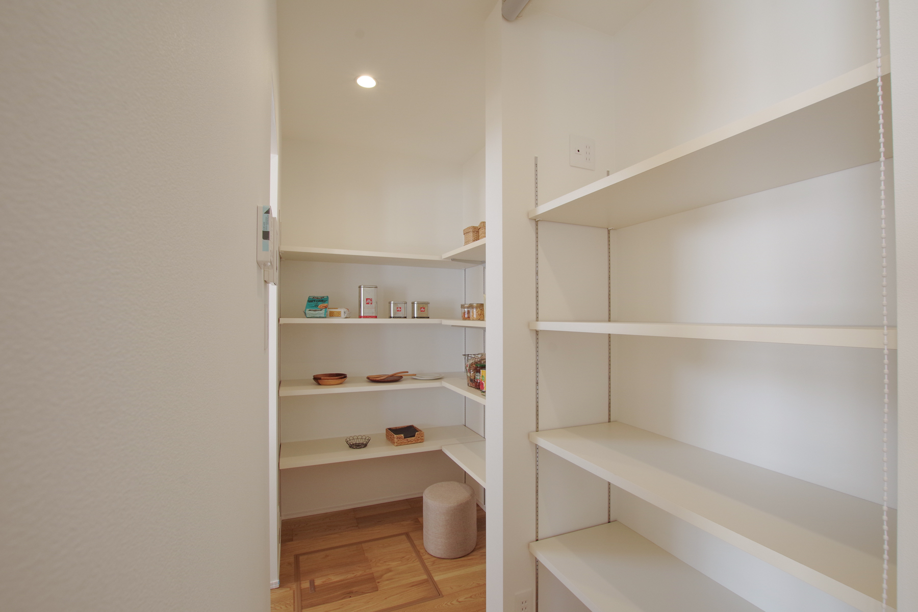 グリーンスタイル 長岡市 新潟市 建築実例 見学会  パントリー 収納